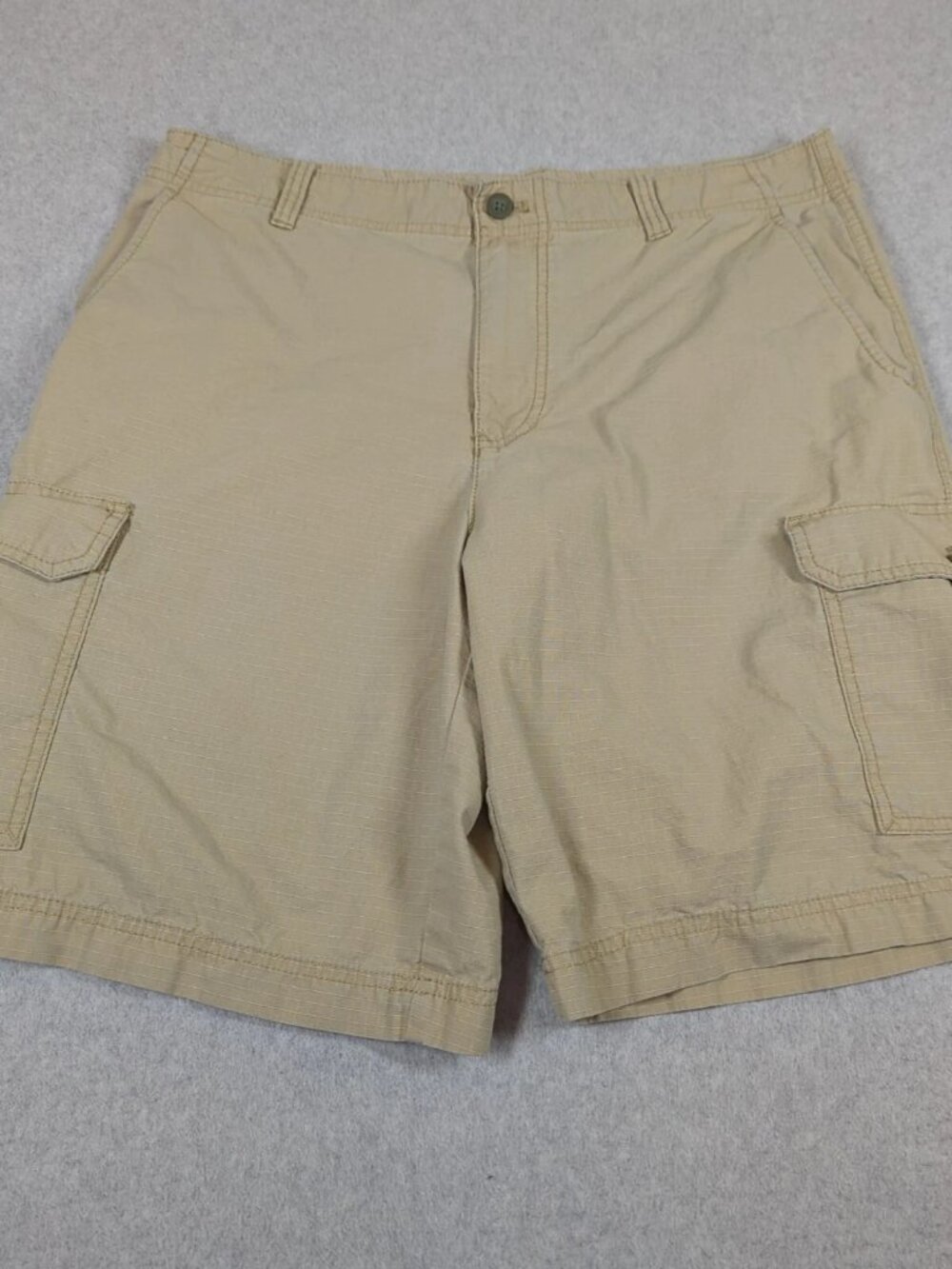 Izod Shorts Men's 36 Beige Ripstop Cargo Pockets Outdoor Utility Workwear